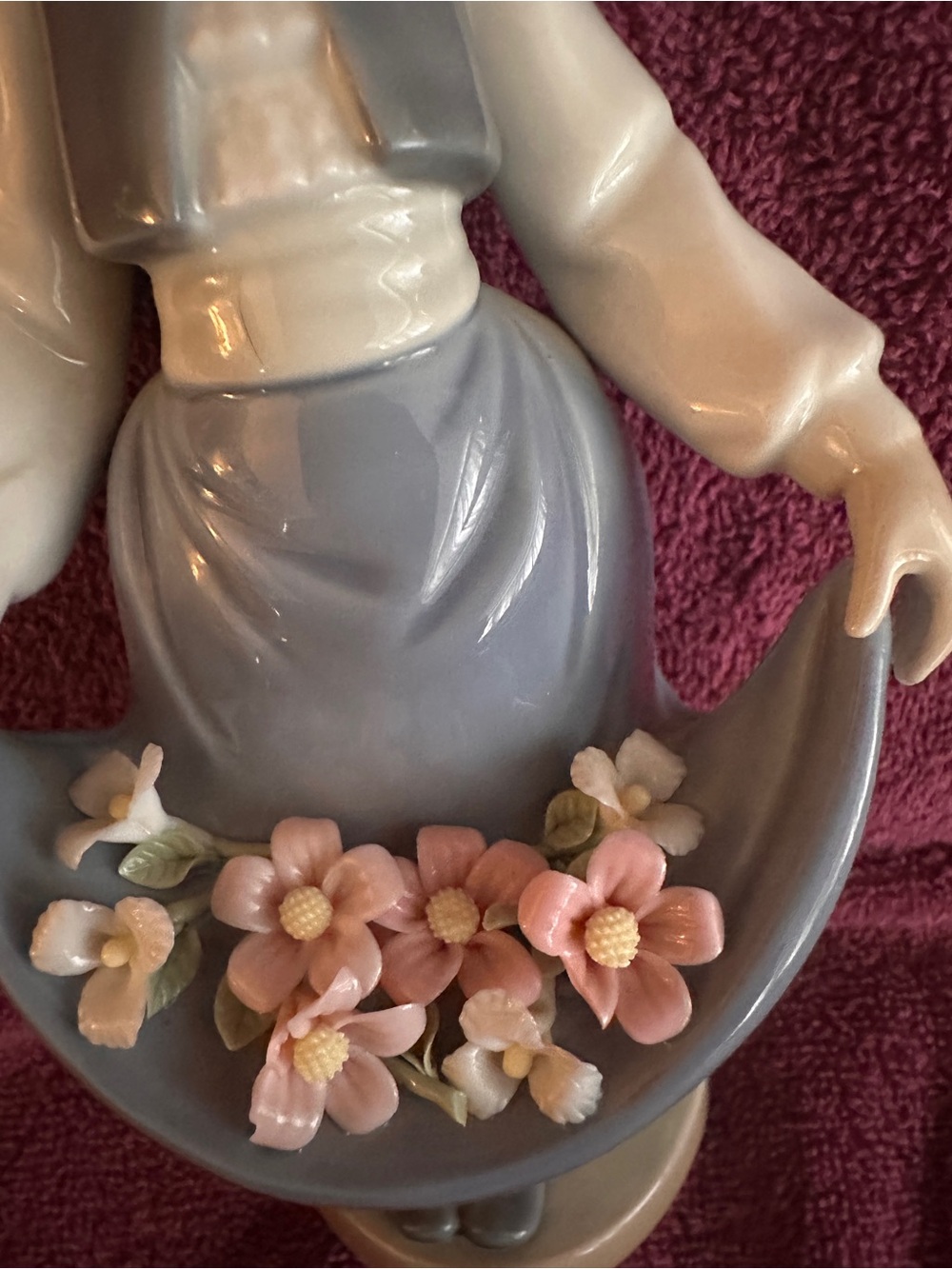 Lladro Figurine with Marked Base - Blue and White - Picture 2 of 7